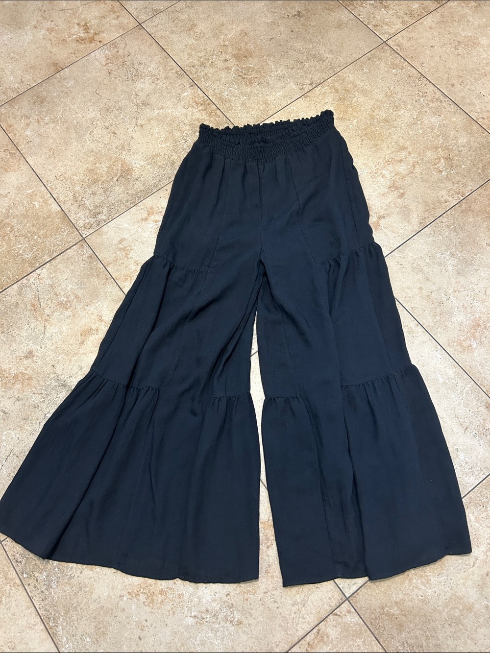 Wide Leg Tiered Pants - Black